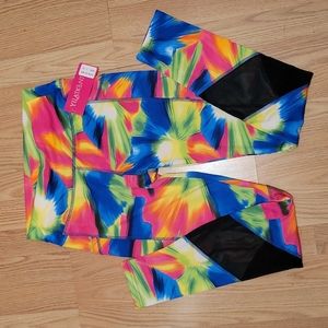 Yilaikeni, M, Blue, Pink, Green, Yellow